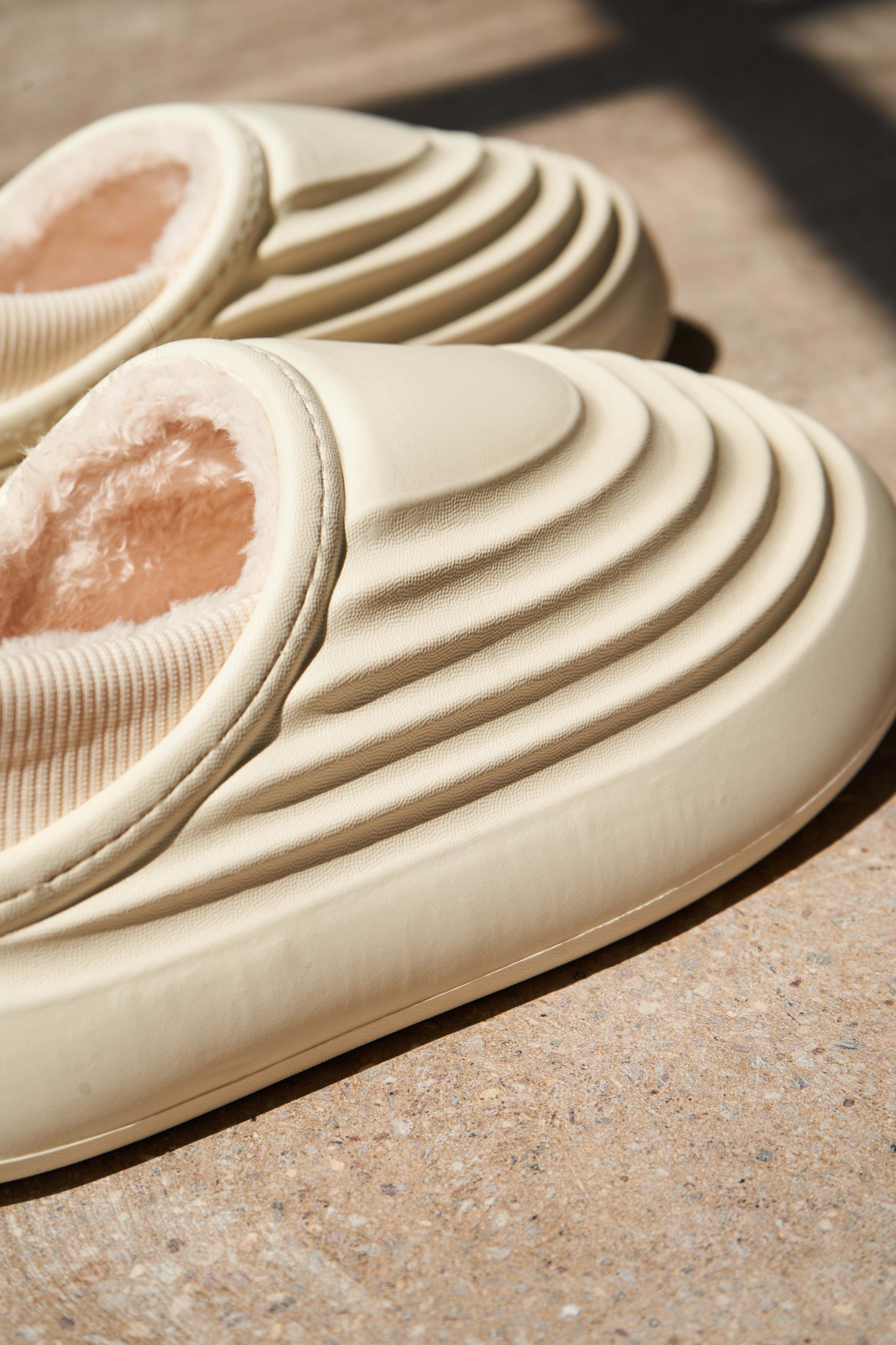 Archive Ladies Ascent Trainers Cream