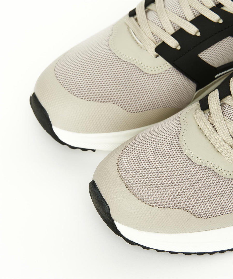 Mens Holywell Flyknit Trainers Stone/White