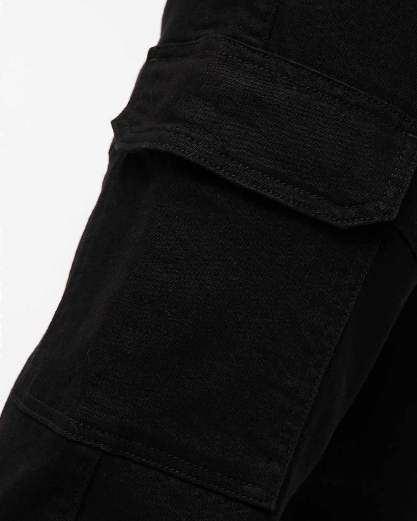 Malimore Cargo Cuff Jeans Solid Black