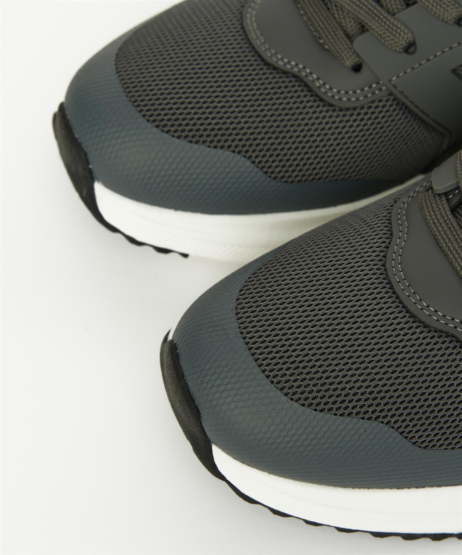 Mens Holywell Flyknit Trainers Grey/White