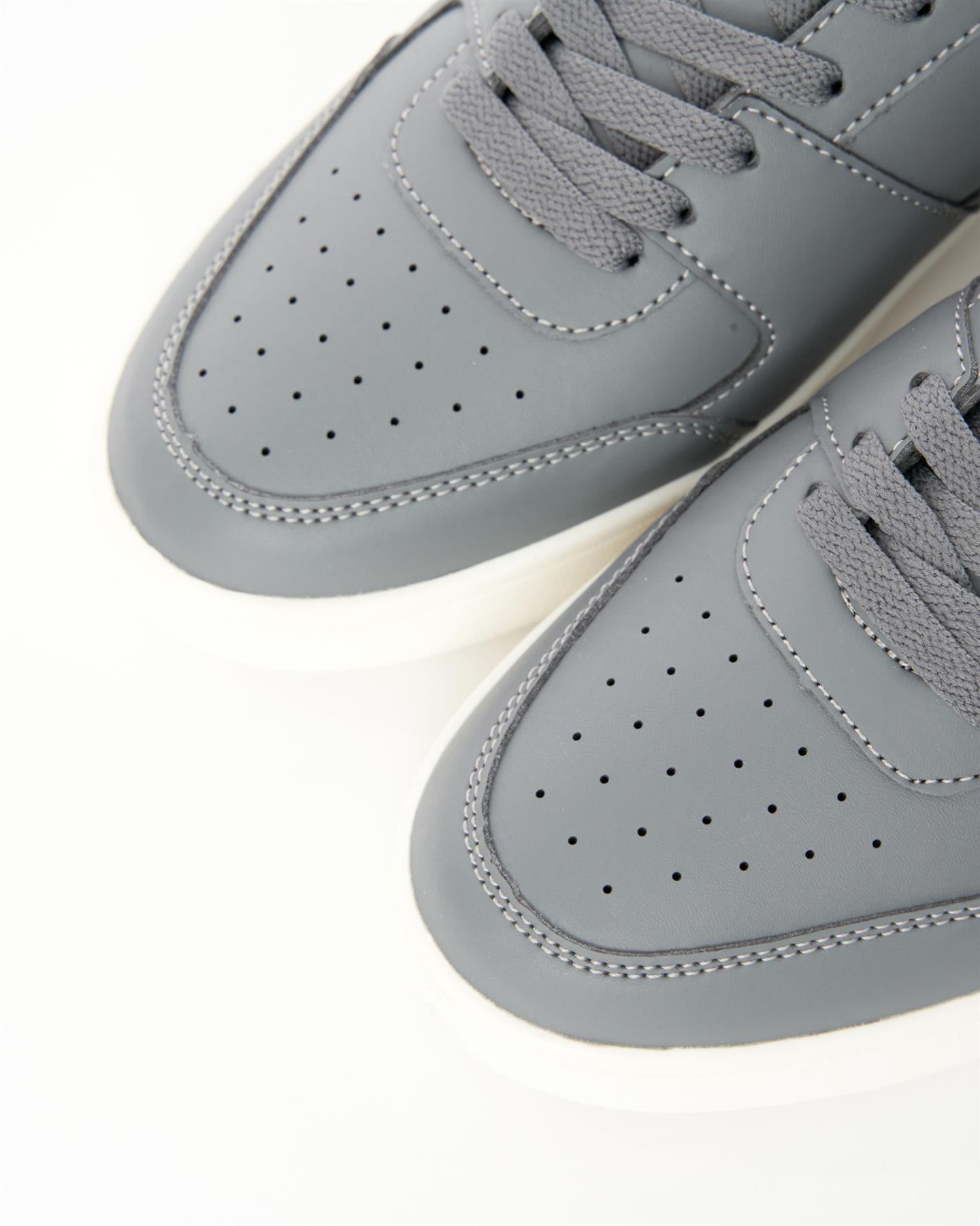 Mens Aviemore Trainers Grey/White