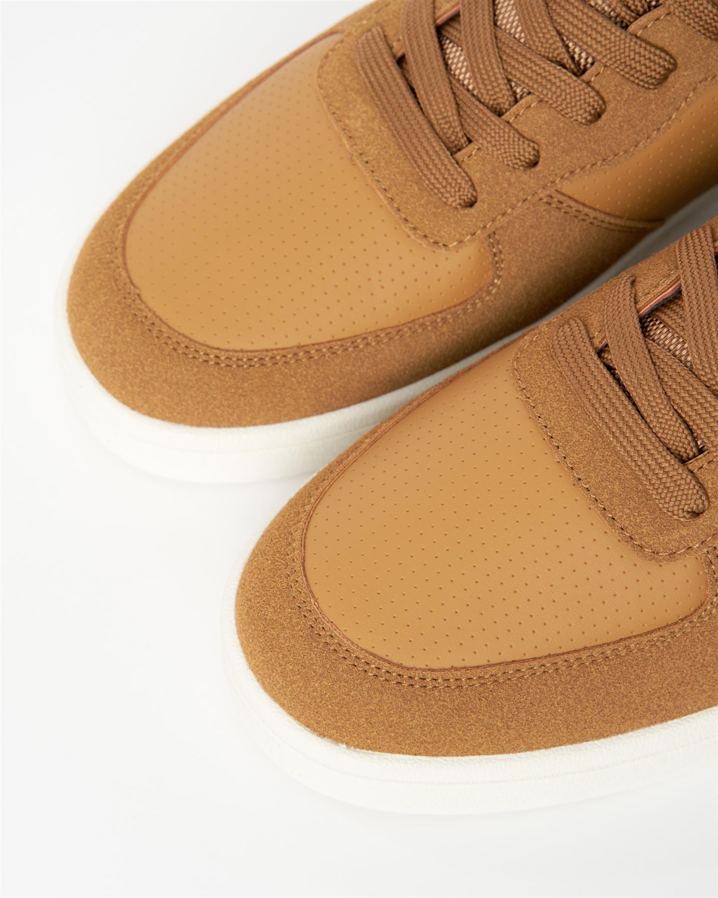 Mens Avelino V2 Trainers Tan