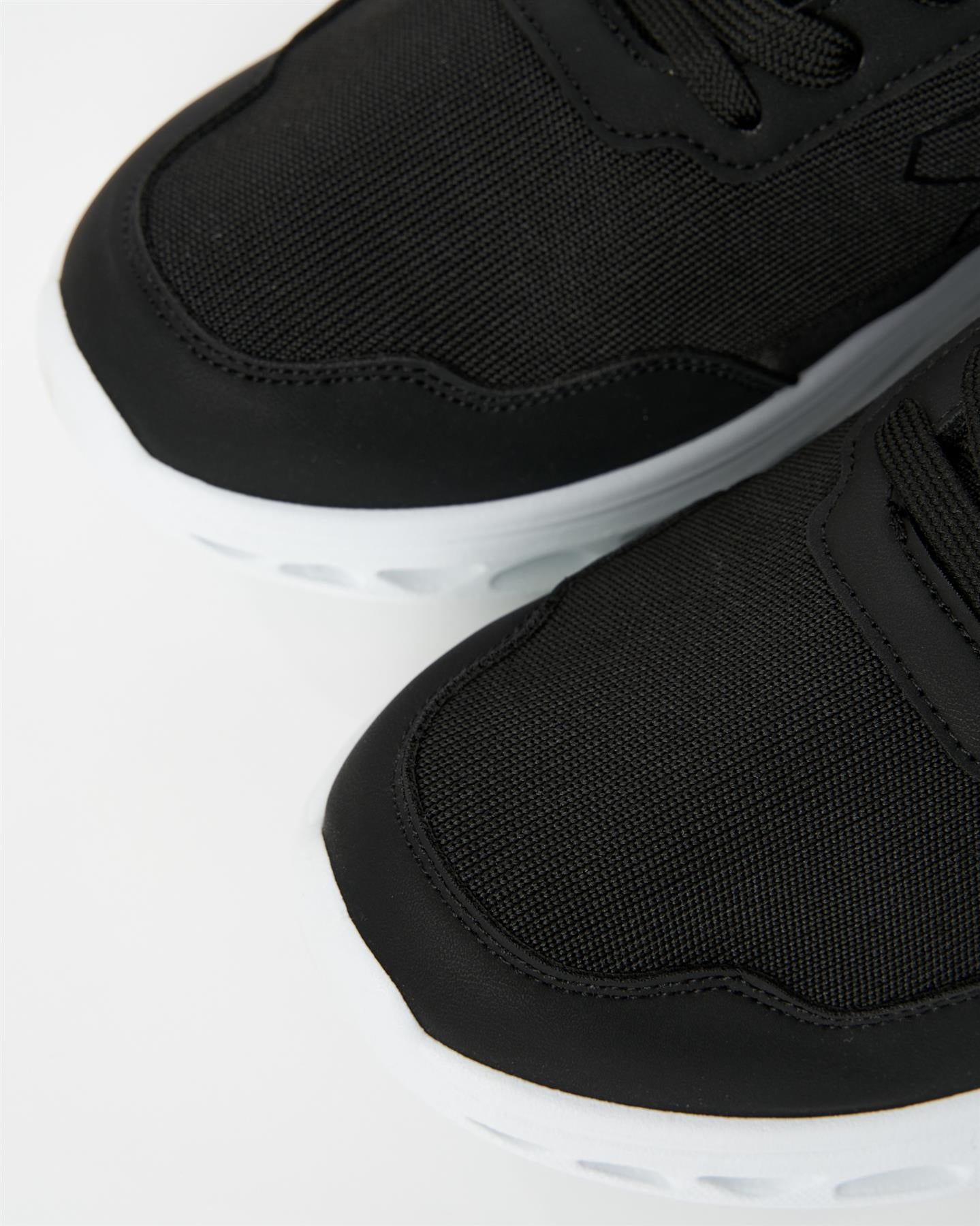 Mens Jesmond Trainers Black/White