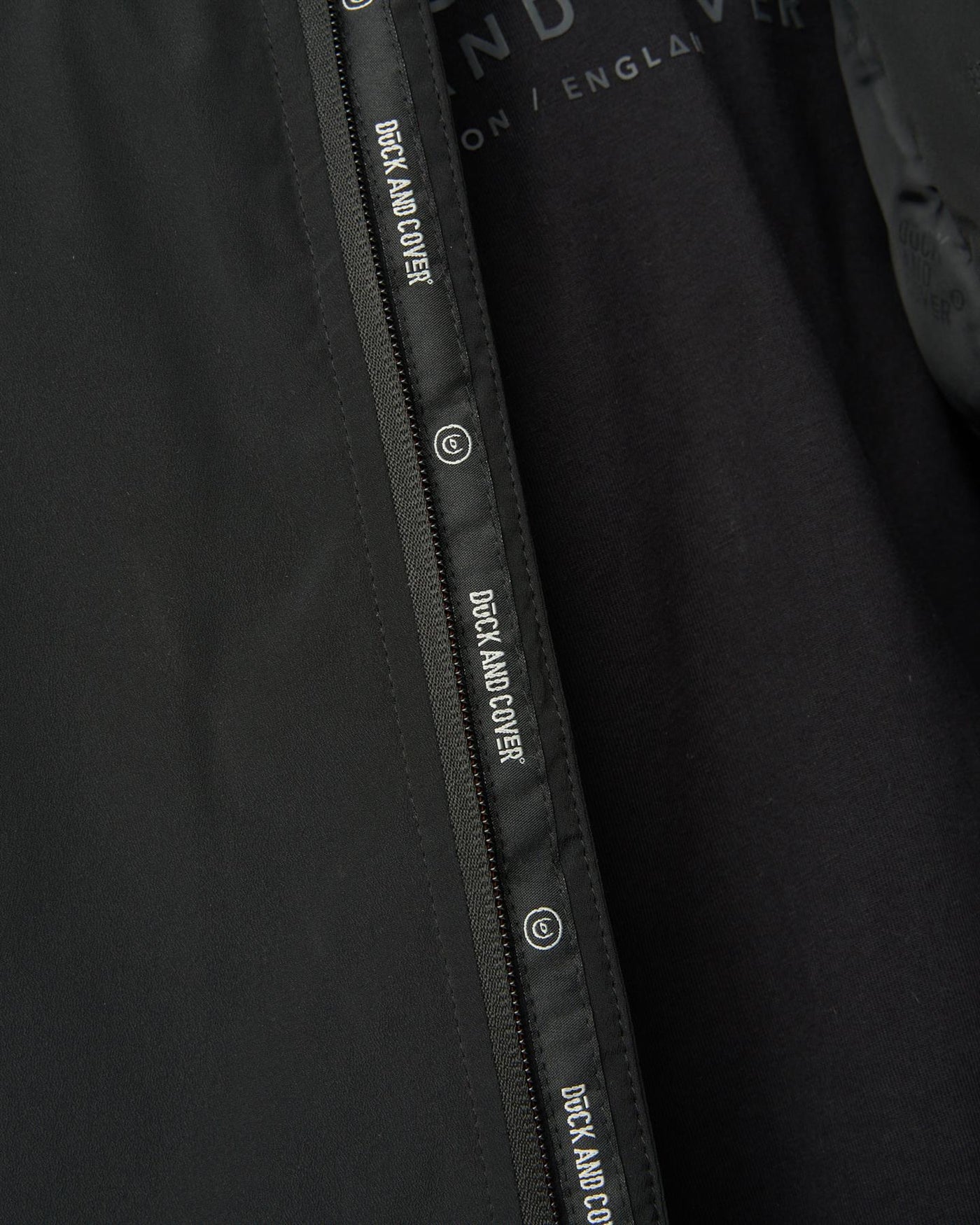 Mens Mantrax Padded Jacket Black