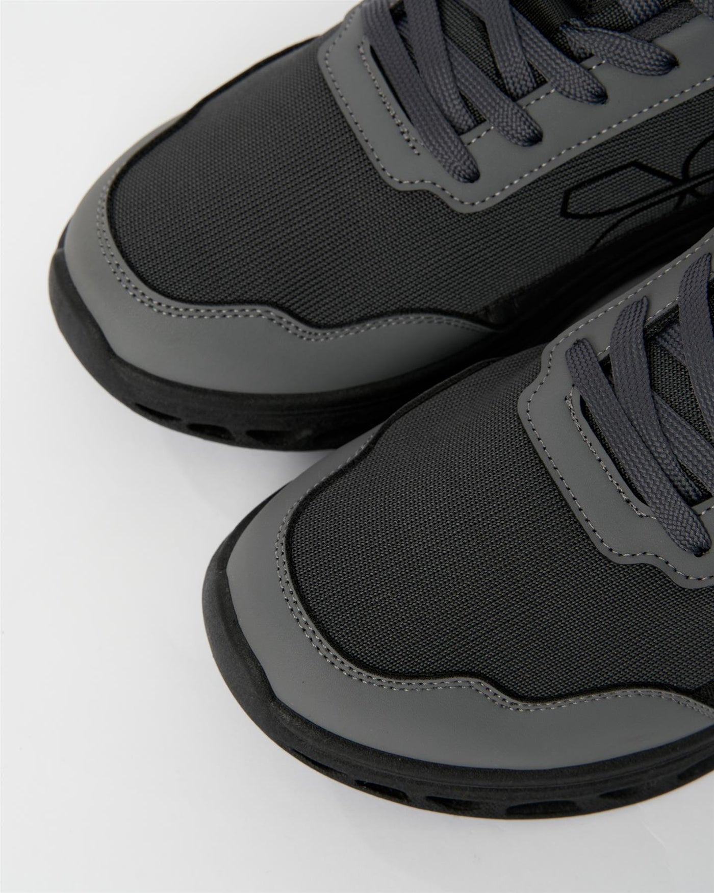 Mens Jesmond Trainers Grey/White