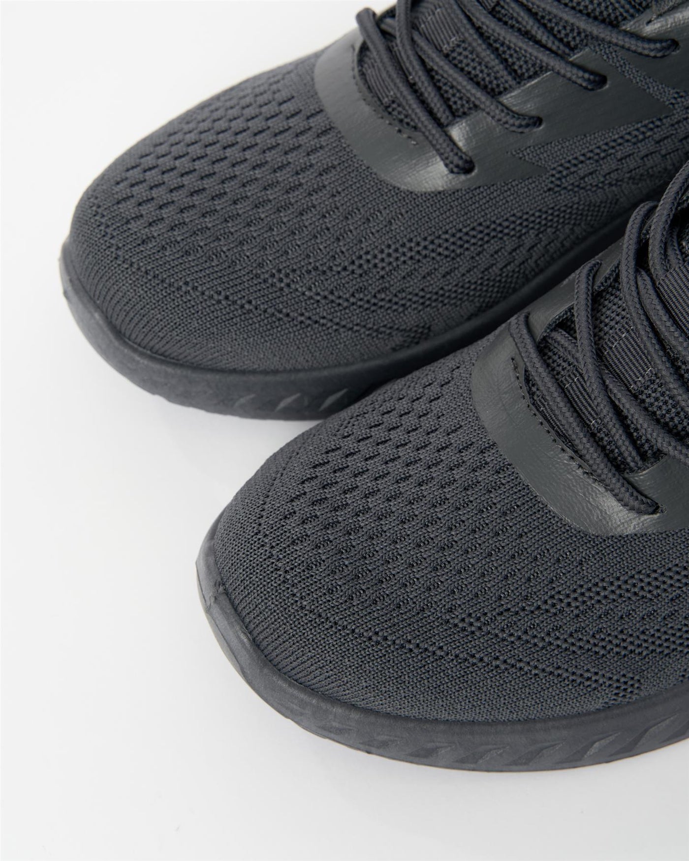 Mens Earsdon Flyknit Trainers Grey