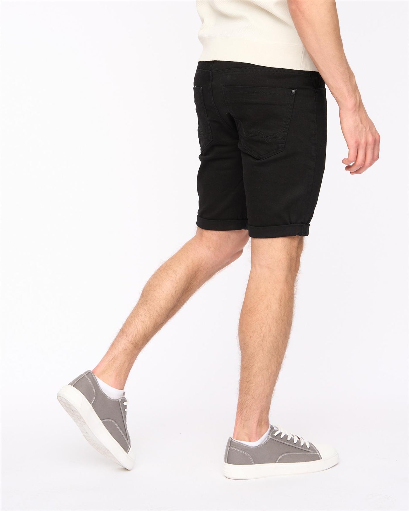Zeki Shorts Black