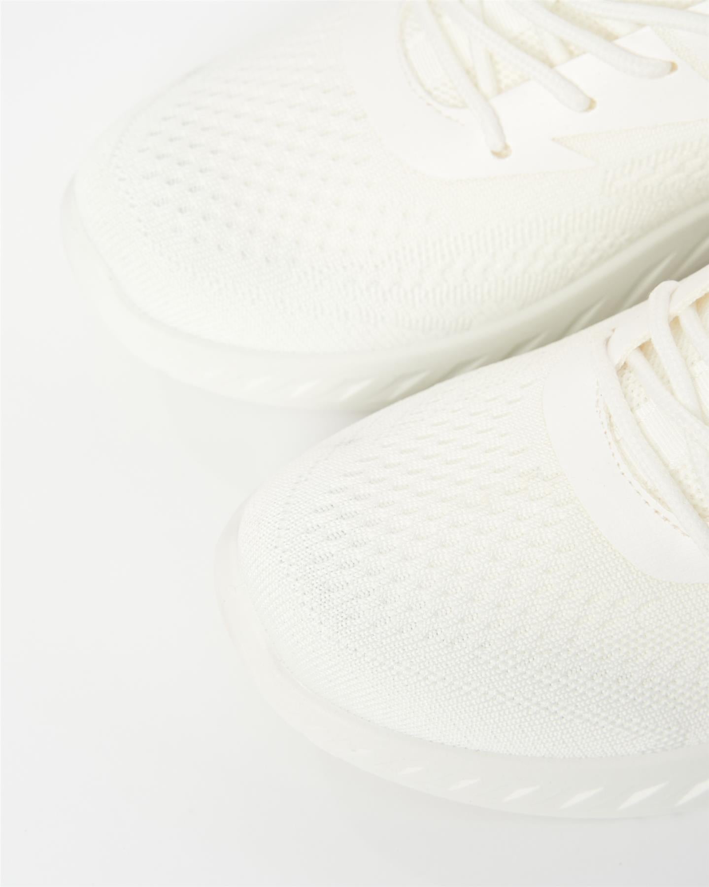 Mens Earsdon Flyknit Trainers White